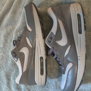 Nike Air Max 1 essentials
